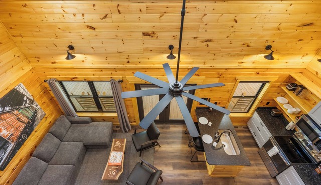 Charming 1-bedroom/sleeps 6 cabin with AC in peaceful Tellico Plains