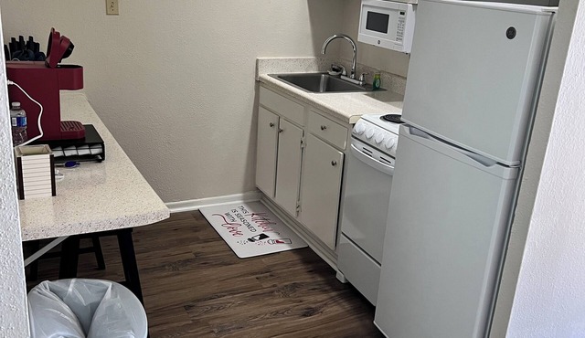 Charming 1-bedroom apartment with WiFi, AC in tranquil Metairie