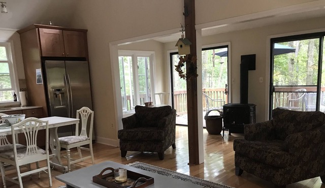 Charming 2 bedroom Chalet 10 Minutes to Bryce Resort in the Shenandoah Valley.