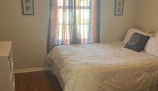 Charming 3-bedroom house in Charlotte with AC, WiFi