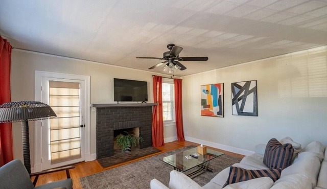 Charming 3-bedroom home in a perfect location - 5min to LU