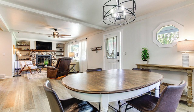 Charming Appleton Getaway ~ 3 Mi to Downtown!