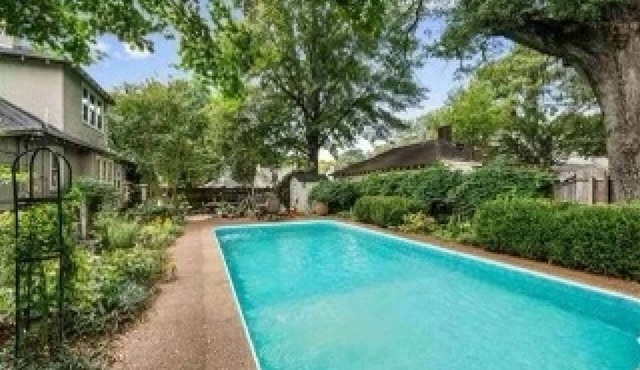 Charming Cottage near Memphis zoo and restaurants
