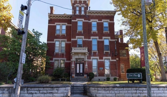 Charming Old Louisville Escape Close to Downtown
