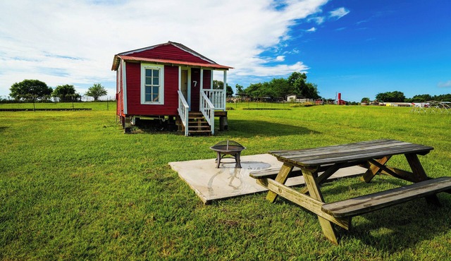 Charming Rustic Cabin w/Lake view and Country Hills - Family Farms - Cabin 7