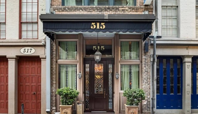 Chic resort with WiFi, AC, fitness room in vibrant New Orleans