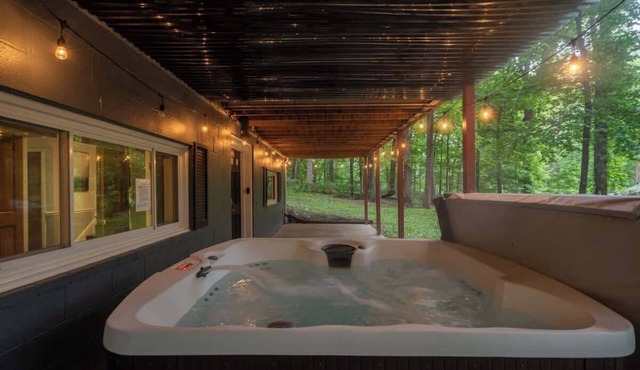 Close to Hiking | Hot Tub | Fire Pit | Pets OK