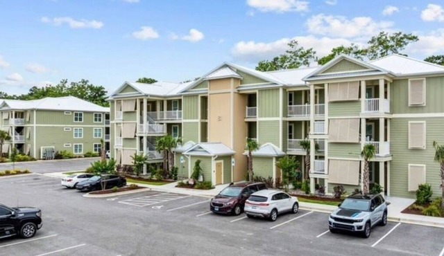Coastal Comfort condo, 2E, 3 BR, 2 Bath, Pool