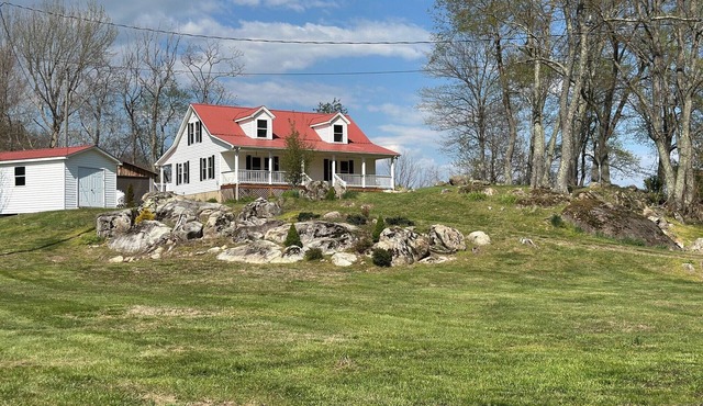 COMERS ROCK LODGE 2 BEDROOM 2-BATH WIDE OPEN VIEWS