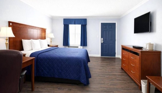 Comfort Room, One king Bed, Non-smoking