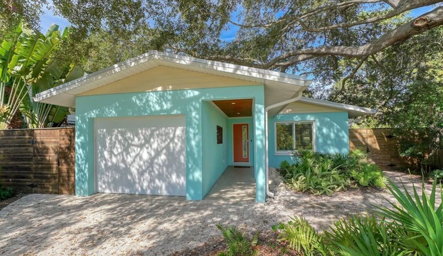 Contemporary Coastal Cottage
