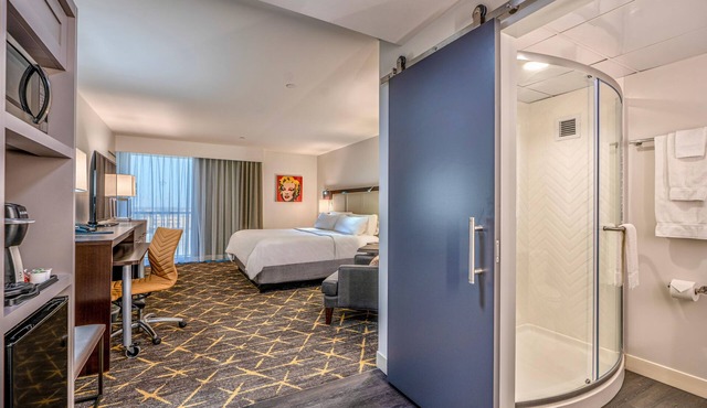 Contemporary Room w/Rooftop Pool & City Views Near Superdome – Vibrant Stay