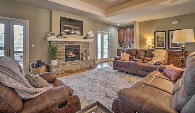Conveniently Located Branson Getaway w/ Pool!