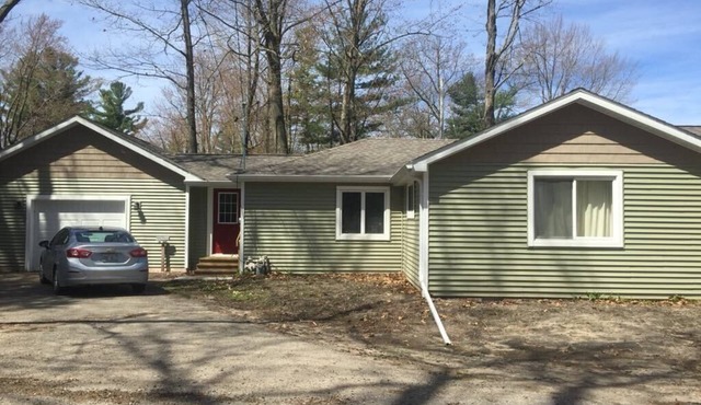Corner Cottage in East Tawas