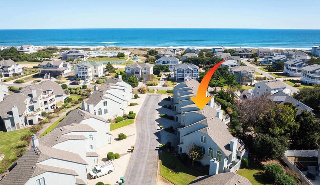 Corolla Light Villa with Hot Tub, Amenities Access!