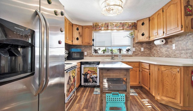 Country Charm on Clover Road/nKing Bed-Pet Friendly