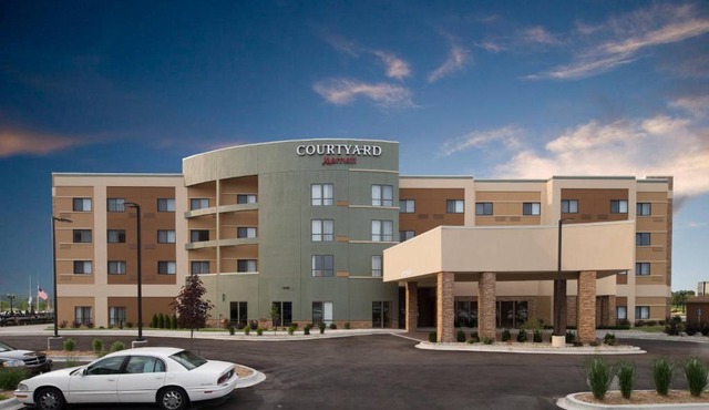 Courtyard Bay City