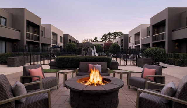 Courtyard by Marriott Atlanta Northlake