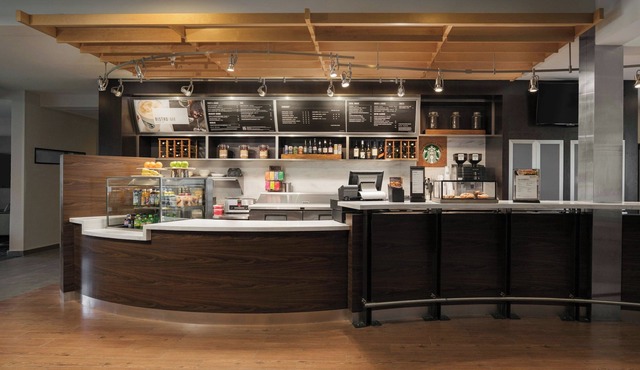 Courtyard by Marriott Louisville East