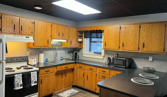 Cozy 1-bedroom apartment in charming Shepherdsville with AC