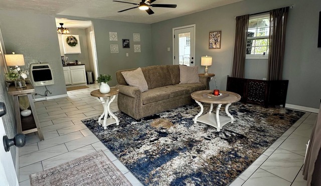 Cozy 1-Bedroom Cottage in Ozark