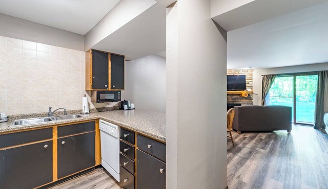 Cozy 1 bedroom located on Granite Peak, Unit 7