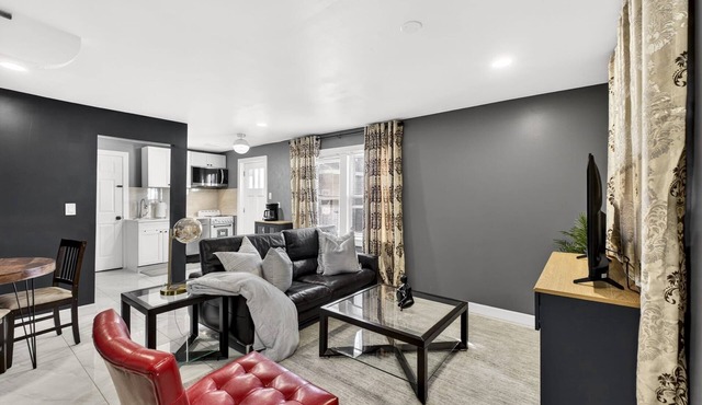 Cozy 1-bedroom apartment in charming Maryland Heights