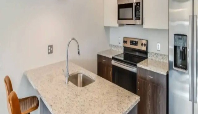 Cozy 1-bedroom with WiFi and AC in amazing downtown Detroit
