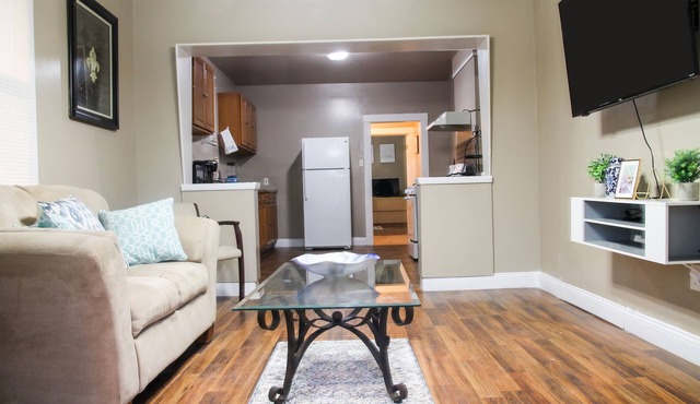 Cozy 2 Bedroom Apartment In Uptown New Orleans