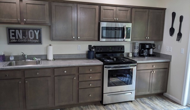 Cozy 2-bedroom corporate apartment minutes from Lake Cumberland Kentucky.