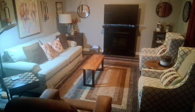 Cozy 2-bedroom house in welcoming Elizabethtown