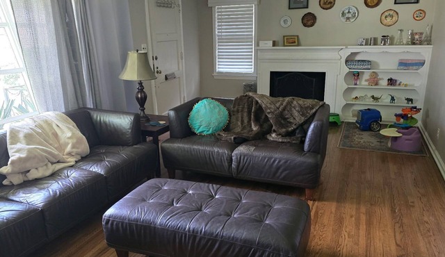 Cozy 2-bedroom house in charming Tulsa