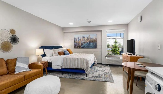Cozy Alabama on 10th unit 220