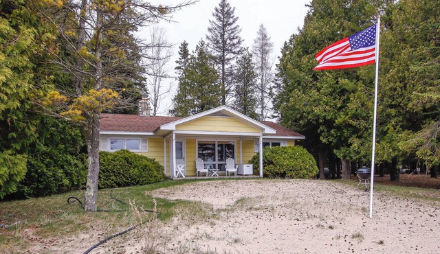 Cozy Baileys Harbor Cottage on Lake Michigan!