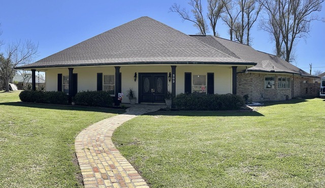 COZY BAYOU - Spacious Home on Bayou Petit Caillou. SLEEPS 14