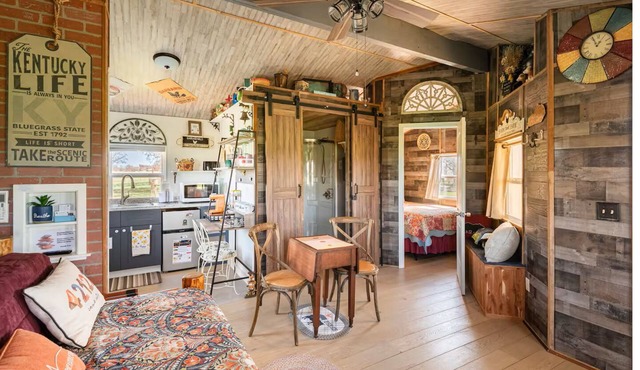 Cozy bungalow sleeps 4 in charming Cave City -15 min- Mammoth Cave National Park
