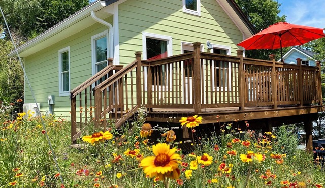 Cozy Cottage. Great hikes nearby, & walking distance to historic Harpers Ferry.