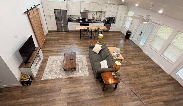Cozy creekside bungalow that sleeps 8. Listen to the creek as you fall asleep