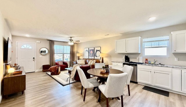 Cozy Equestrian Themed Getaway in Wilmington