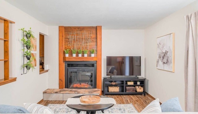 Cozy Family Retreat near Grocery & Highways