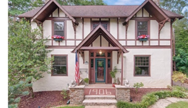 Cozy Historical Downtown Home