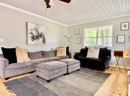 Cozy Home Away From Home - Pet-friendly, King bed