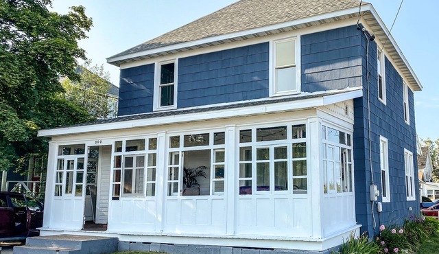 Cozy home near campus