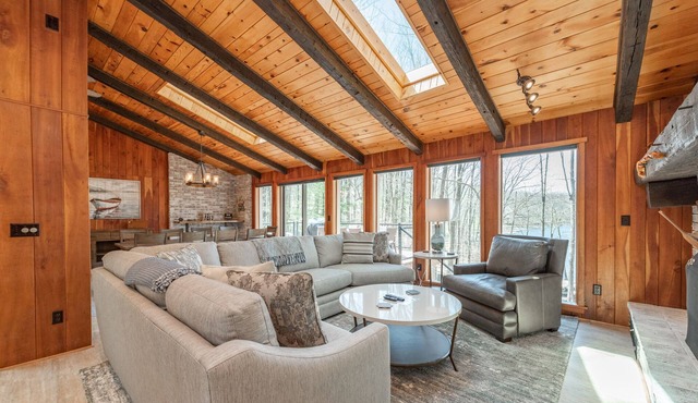 Cozy Lakefront Retreat w/Dock, Hot Tub & Fireplace