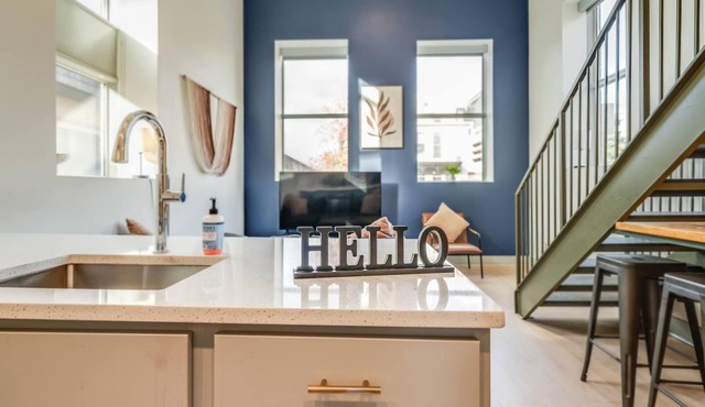 Cozy loft unit in the heart of Medical District