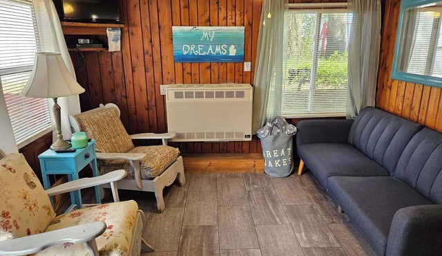 Cozy Regatta Cottage on Great Lake Huron