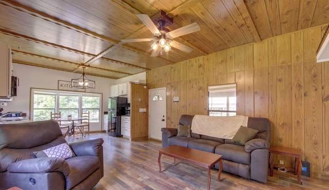 Cozy Sardis Vacation Rental ~ 3 Mi to Water!
