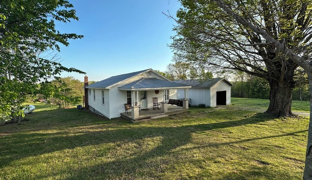 Cozy Three Bedroom House Near Marina Rowena