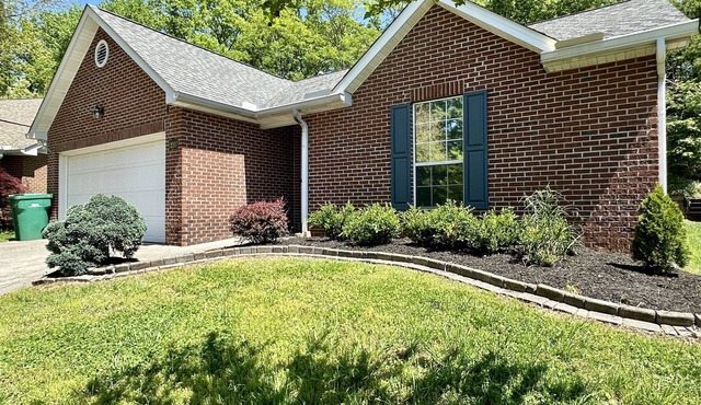 Cozy West Knox 3BR ~ Backyard Firepit