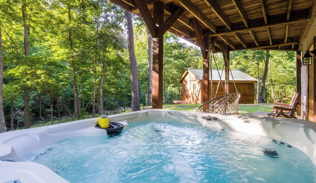 Creekside Cabin Retreat - Hot Tub, Treehouse, Fire Pit, Near Lost River WV